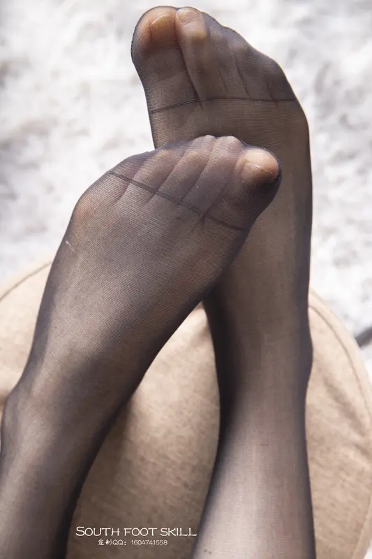 南国足艺 NO.008 城管姐姐青青性感长黑丝来了 ，真诱人啊！ - 南国足艺